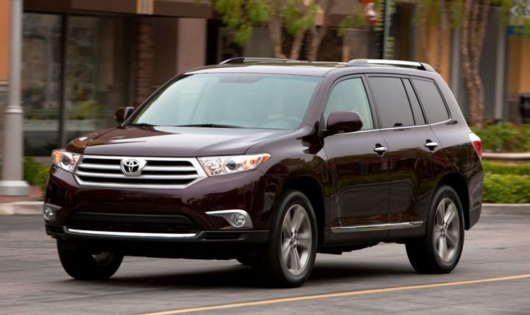 Toyota Highlander автомобиль с тремя рядами сидений 