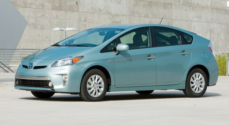 Toyota-Prius-2013.jpg