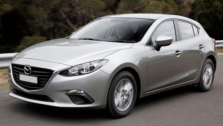 mazda 3 малолитражное авто 