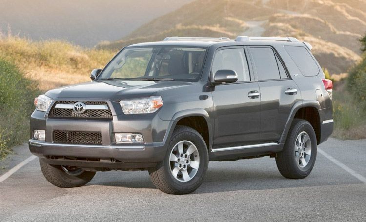 toyota 4runner автомобиль с тремя рядами сидений 