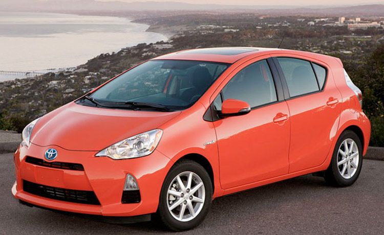 toyota Prius C малолитражное авто 